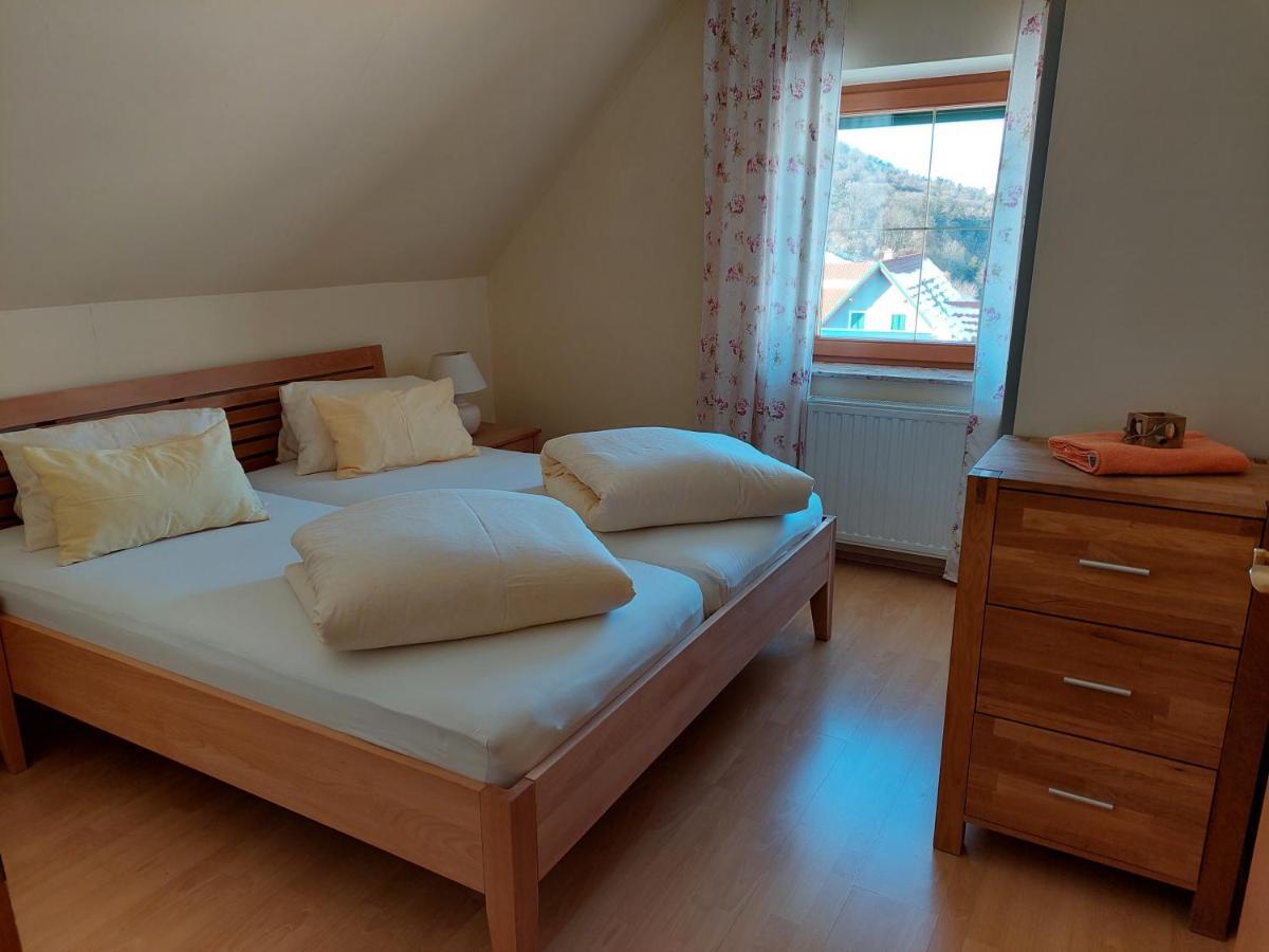 Anna'S Home - Ferienwohnungen Ratsch an der Weinstraße Extérieur photo